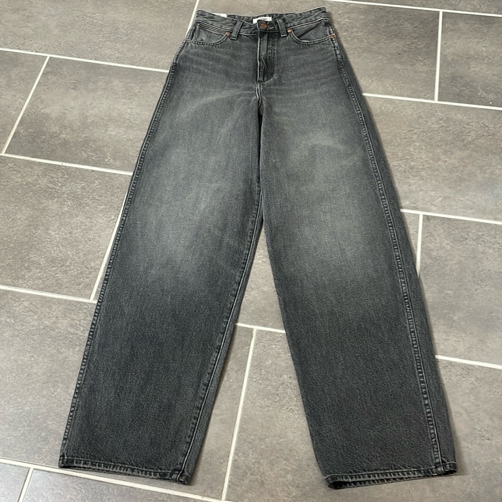 WeCare Wrangler 652 High Rise Barrel Jeans size 26X32